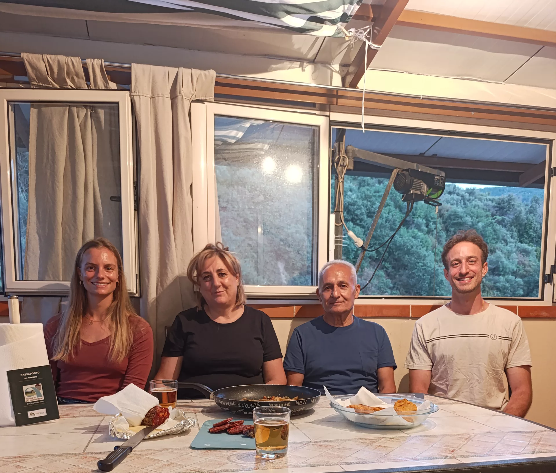 Da Mileto a Dinami a piedi: due giovani romani inaugurano il Cammino del Normanno