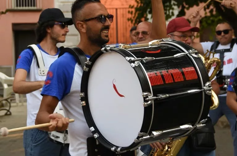 Dinami, la festa della Madonna della Catena accende il centro con musica e spettacoli