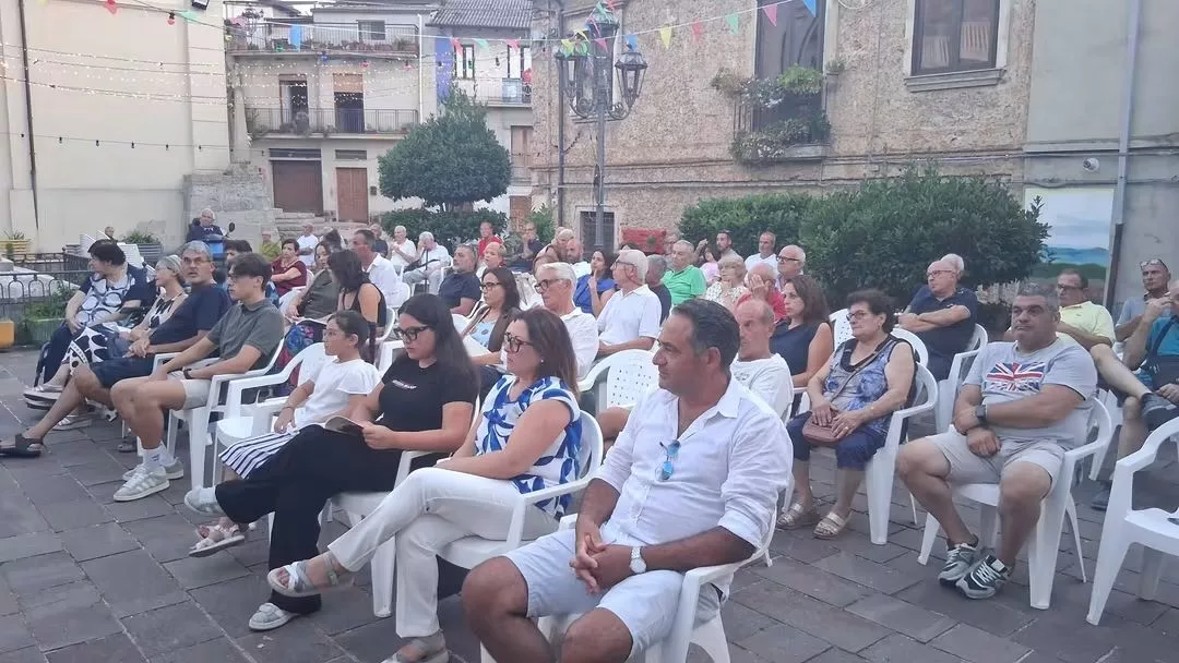 Dasà, una prima storica: Consuelo Minniti presenta il suo libro e racconta le vite degli invisibili